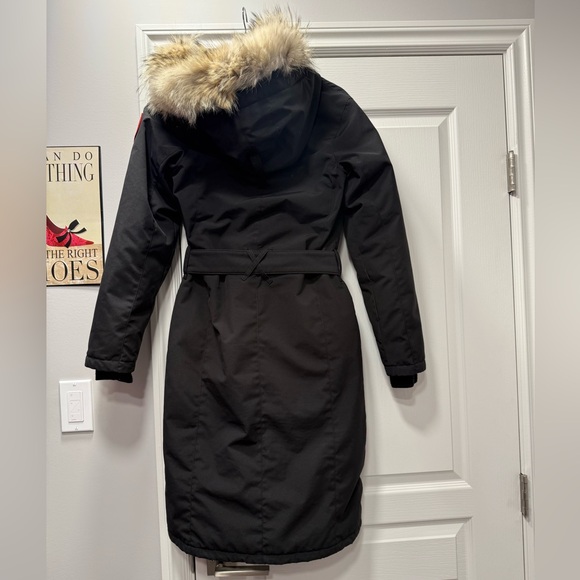 Black Canada Goose Whistler Parka - Picture 4 of 16